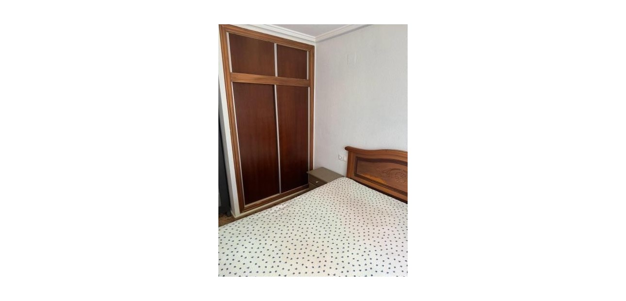 Venta - Apartamento / piso -
Torrevieja - Estacion de autobuses