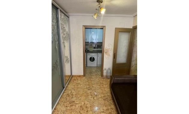 Venta - Apartamento / piso -
Torrevieja - Estacion de autobuses