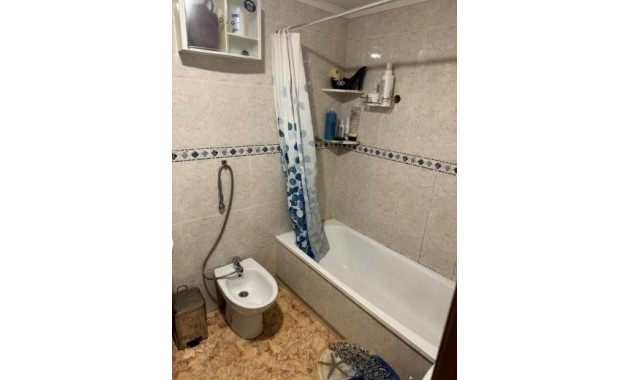 Venta - Apartamento / piso -
Torrevieja - Estacion de autobuses