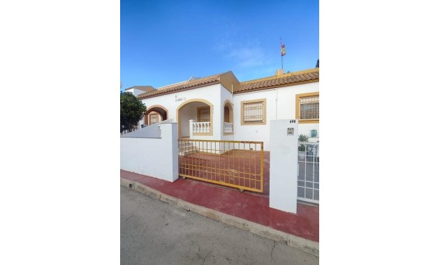 Sale - Bungalow -
Torrevieja - La Siesta - El Salado - Torreta