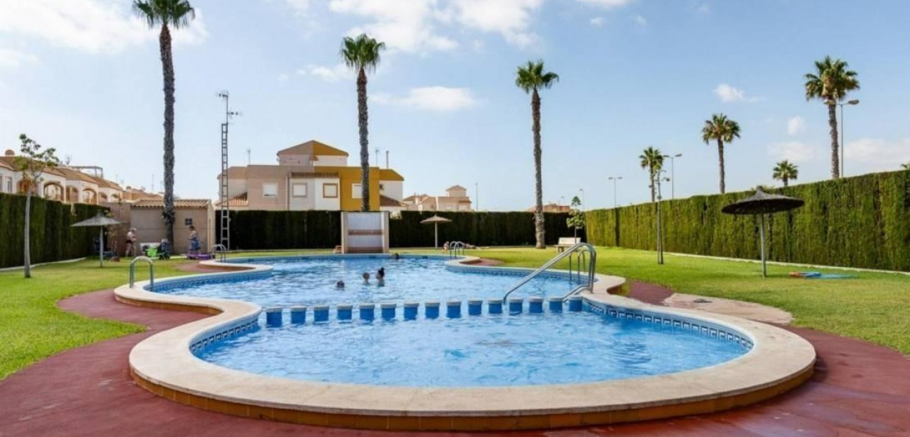 Sale - Bungalow -
Torrevieja - La Siesta - El Salado - Torreta