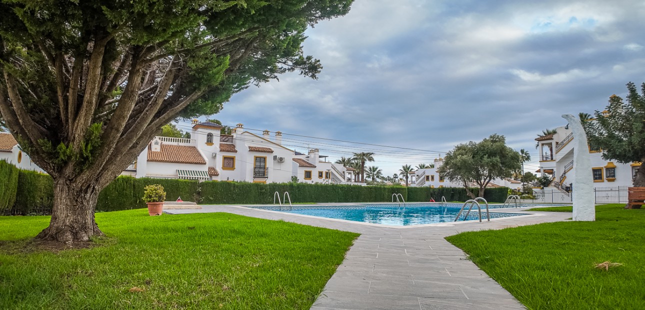 Herverkoop - Semi-Detached -
Orihuela Costa - Villa Martin