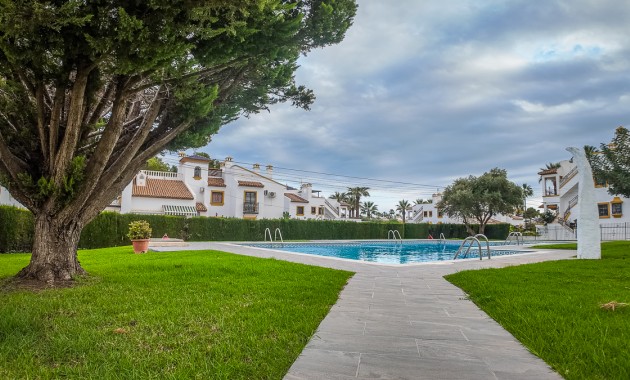 Herverkoop - Semi-Detached -
Orihuela Costa - Villa Martin