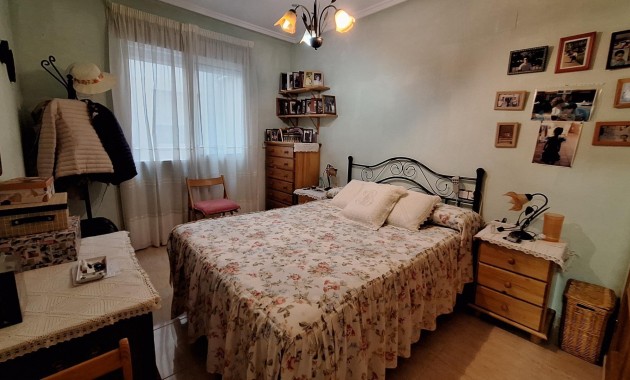 Venta - Apartamento / piso -
Torrevieja - Estacion de autobuses