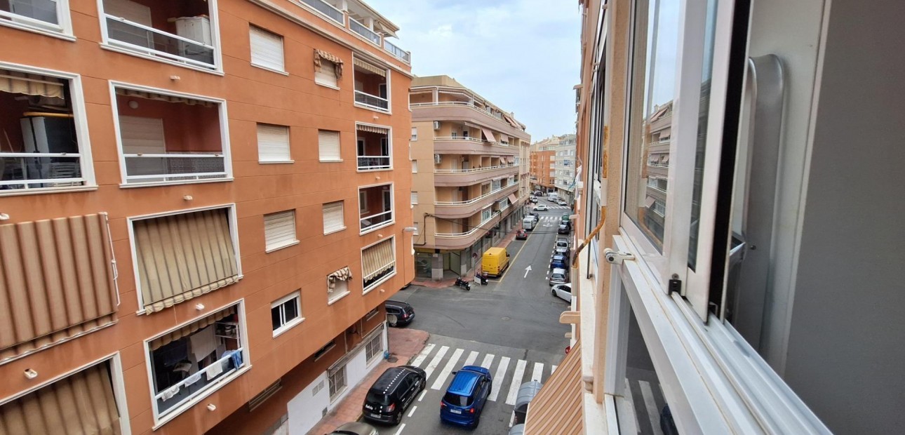 Herverkoop - Appartement / flat -
Torrevieja - Estacion de autobuses