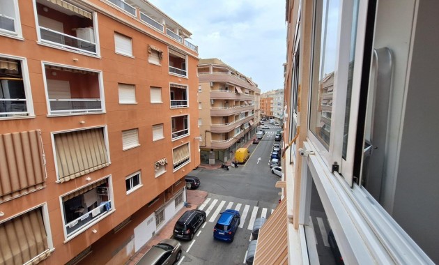 Herverkoop - Appartement / flat -
Torrevieja - Estacion de autobuses