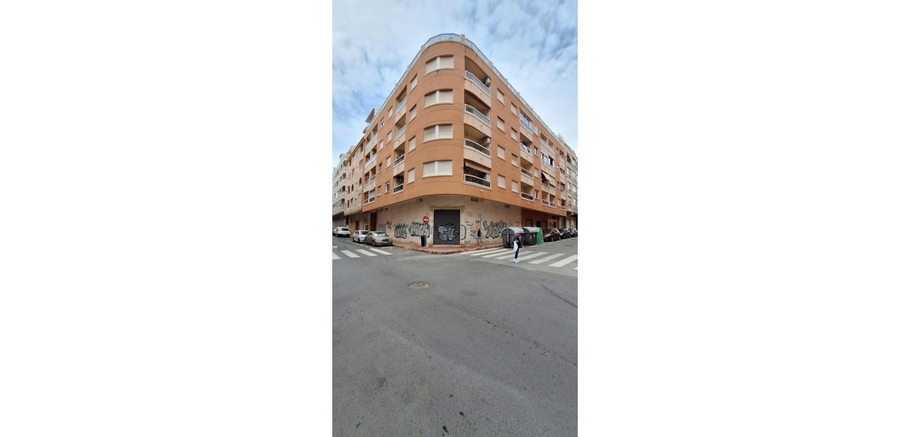 Herverkoop - Appartement / flat -
Torrevieja - Estacion de autobuses