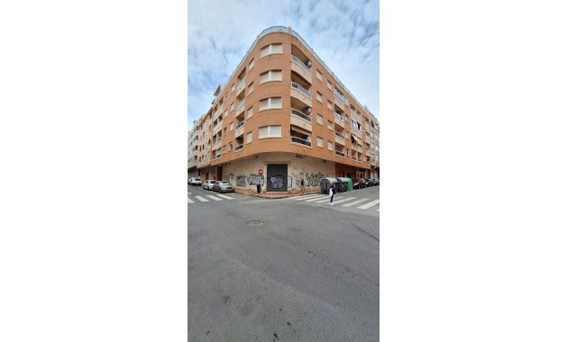 Herverkoop - Appartement / flat -
Torrevieja - Estacion de autobuses