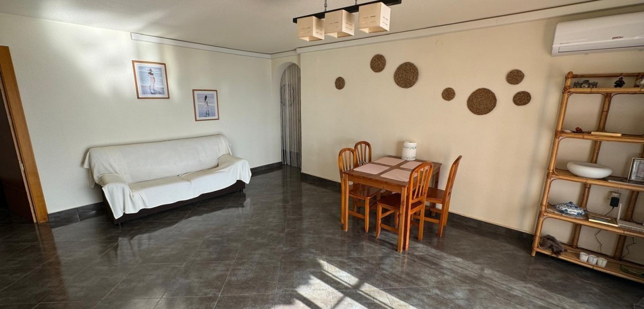 Sale - Apartment / flat -
Torrevieja - Playa del cura