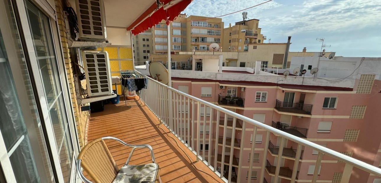 Sale - Apartment / flat -
Torrevieja - Playa del cura