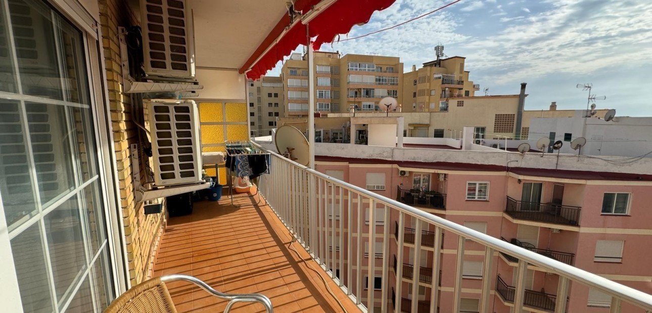 Sale - Apartment / flat -
Torrevieja - Playa del cura