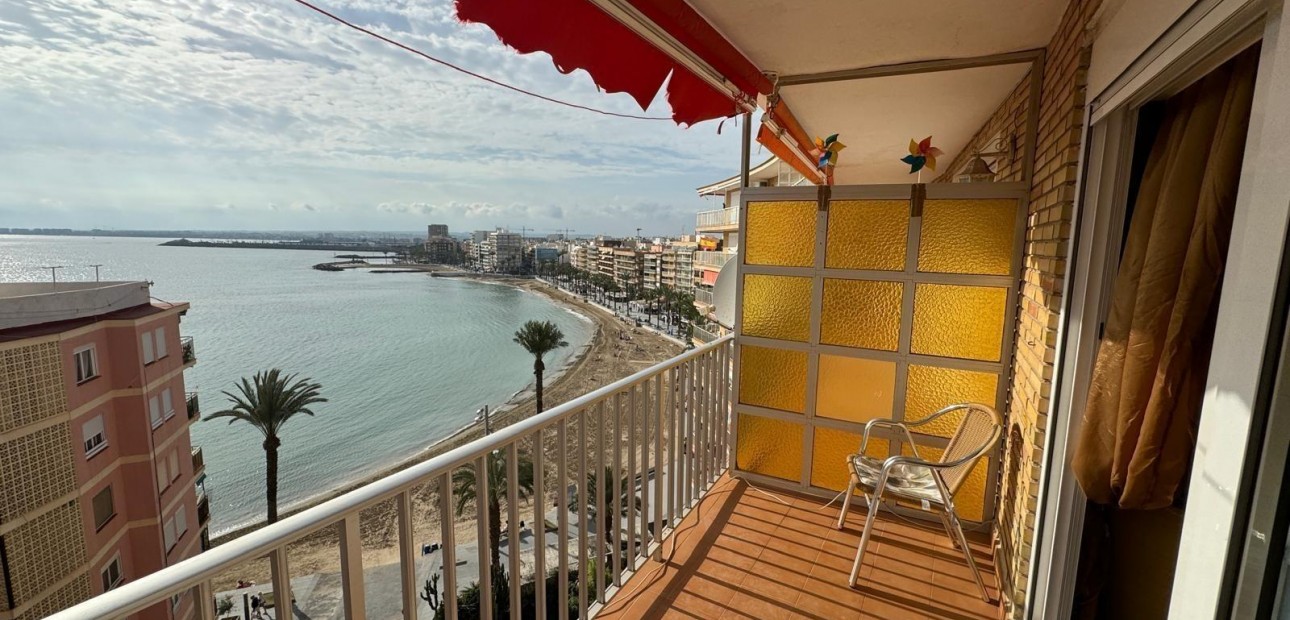 Sale - Apartment / flat -
Torrevieja - Playa del cura