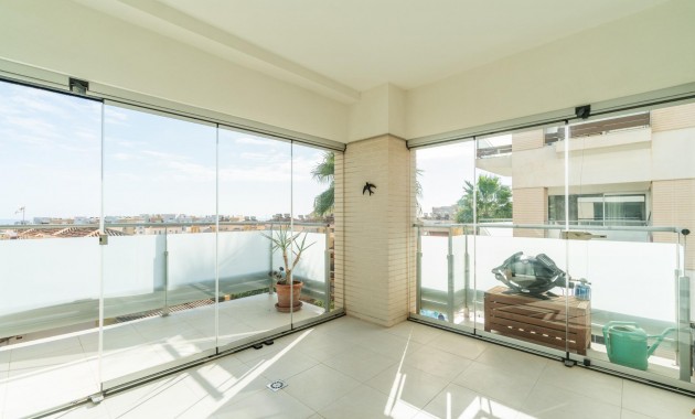 Sale - Apartment / flat -
Orihuela Costa - Los Dolses