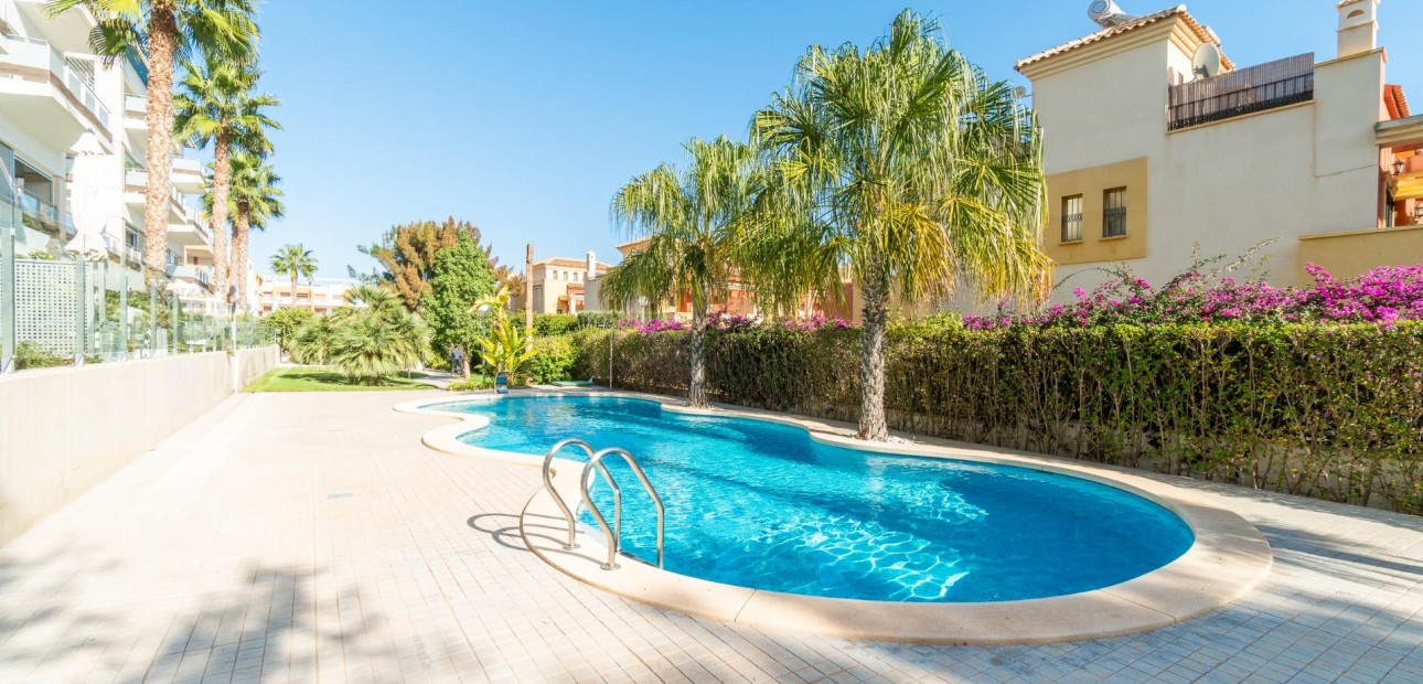 Sale - Apartment / flat -
Orihuela Costa - Los Dolses