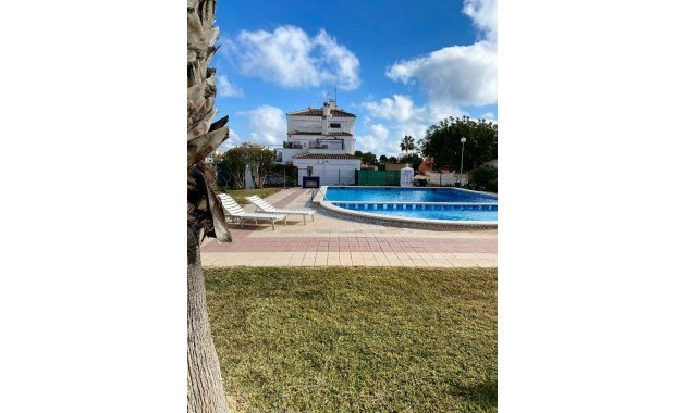 Venta - Apartamento / piso -
Orihuela Costa - Punta Prima