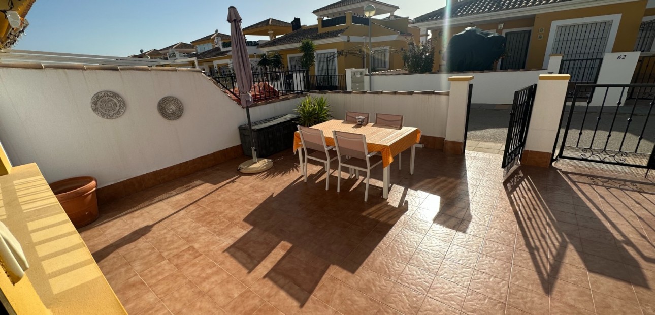 Herverkoop - Town house / semi detached -
Orihuela - Entre Naranjos Vistabella