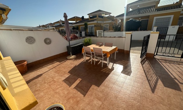 Sale - Town house / semi detached -
Orihuela - Entre Naranjos Vistabella