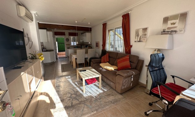 Sale - Town house / semi detached -
Orihuela - Entre Naranjos Vistabella