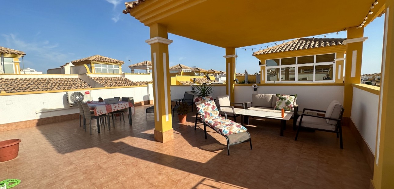 Sale - Town house / semi detached -
Orihuela - Entre Naranjos Vistabella