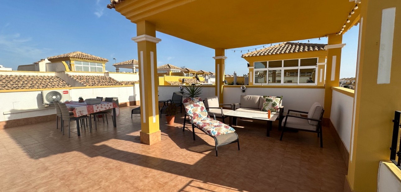 Sale - Town house / semi detached -
Orihuela - Entre Naranjos Vistabella