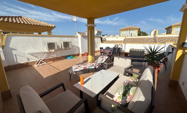 Herverkoop - Town house / semi detached -
Orihuela - Entre Naranjos Vistabella