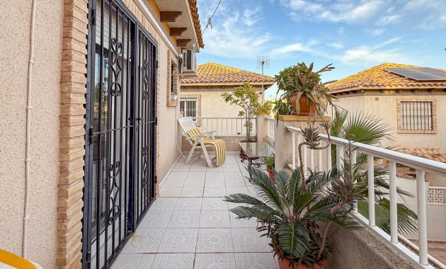 Sale - Villa -
Torrevieja - Las calas