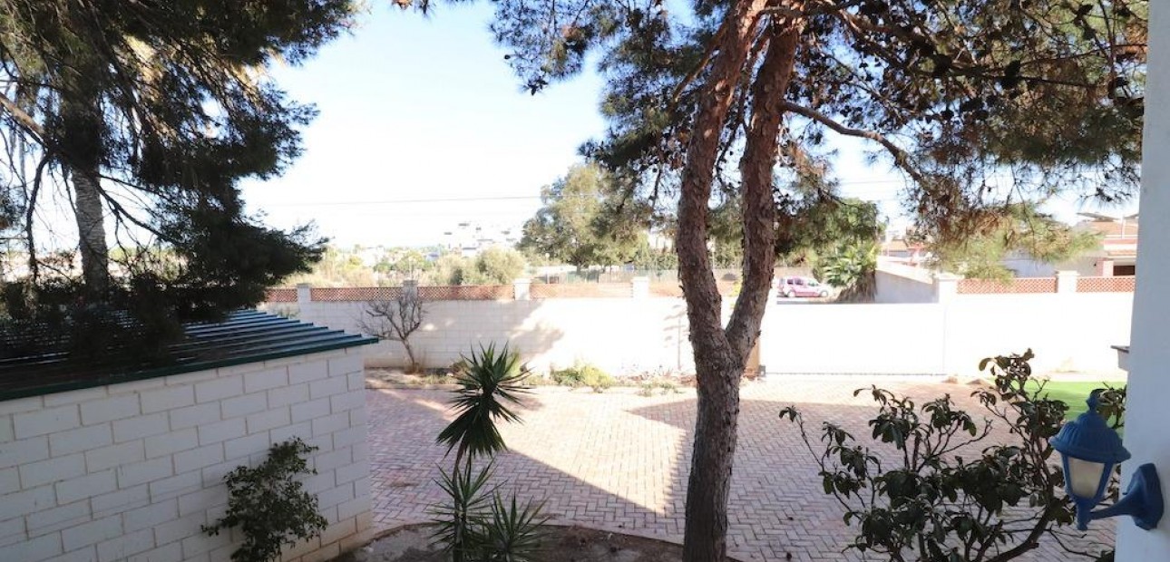 Sale - Villa -
Orihuela Costa - Los Dolses