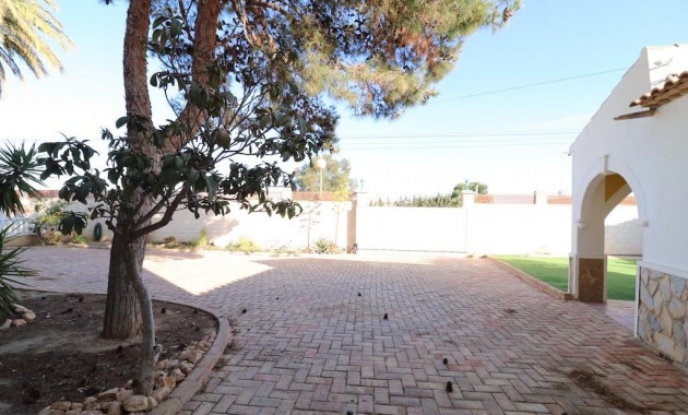 Sale - Villa -
Orihuela Costa - Los Dolses