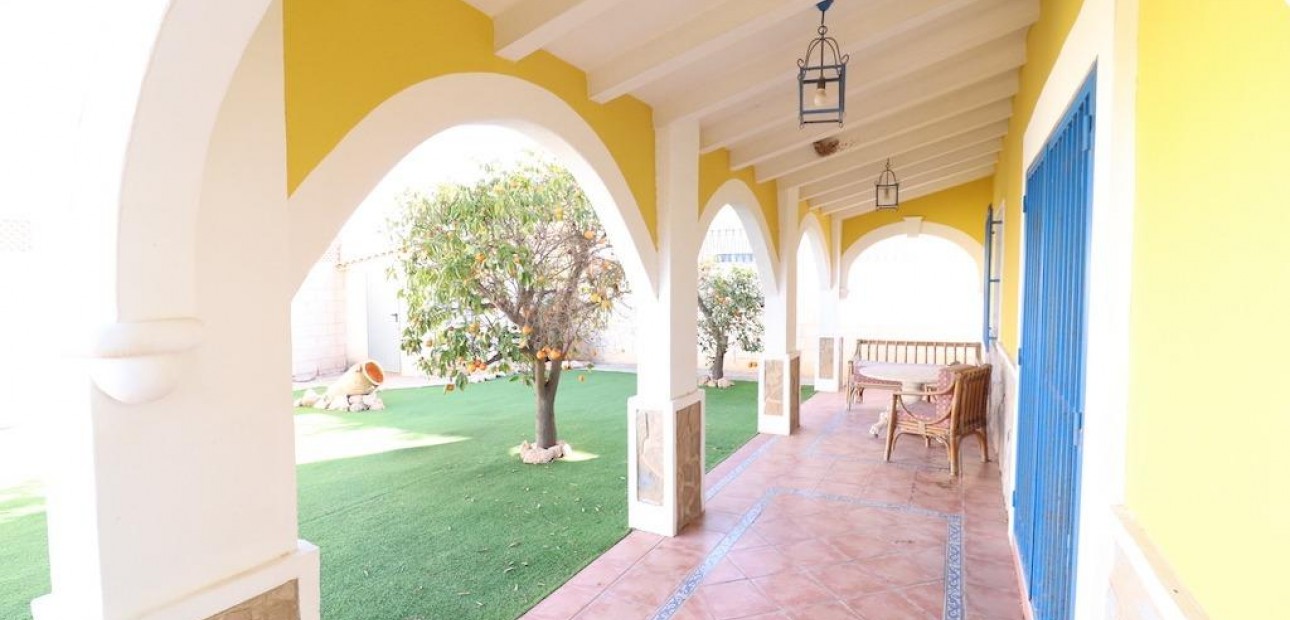 Sale - Villa -
Orihuela Costa - Los Dolses