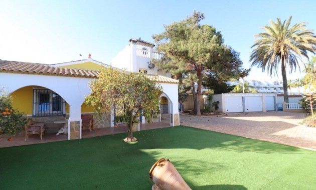 Sale - Villa -
Orihuela Costa - Los Dolses