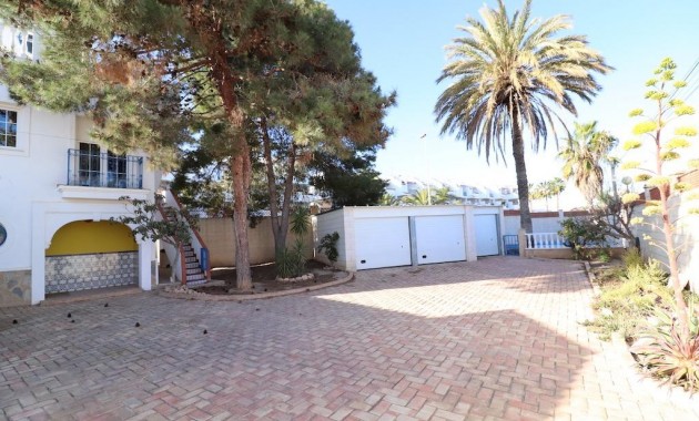 Sale - Villa -
Orihuela Costa - Los Dolses