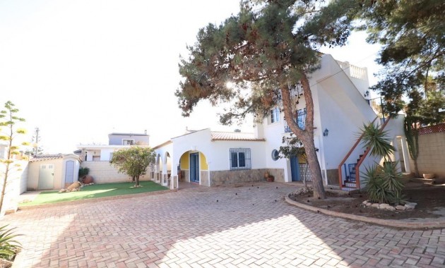 Sale - Villa -
Orihuela Costa - Los Dolses