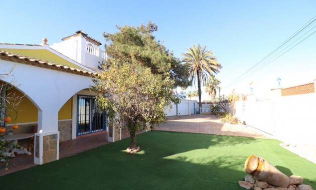 Sale - Villa -
Orihuela Costa - Los Dolses