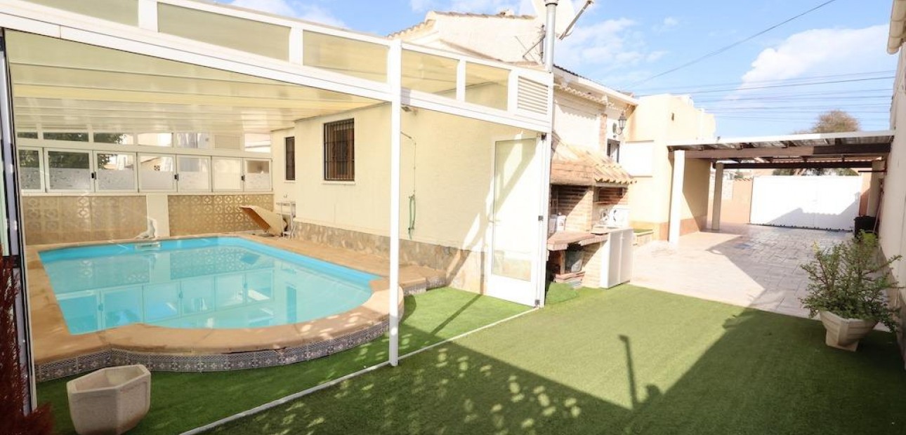 Sale - Villa -
Torrevieja - La Siesta - El Salado - Torreta