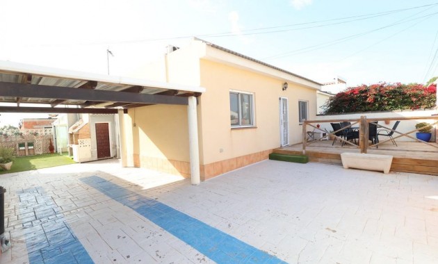 Sale - Villa -
Torrevieja - La Siesta - El Salado - Torreta