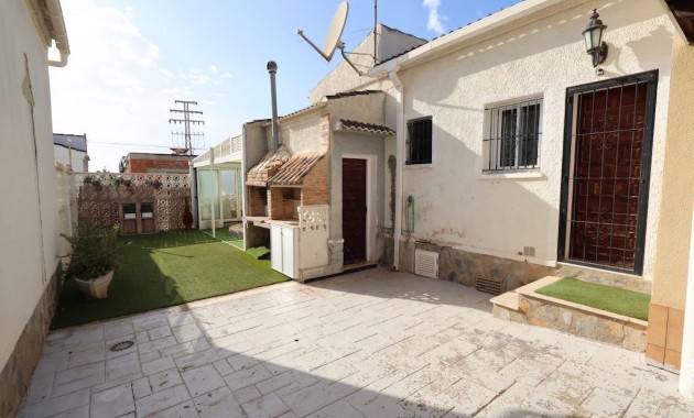 Sale - Villa -
Torrevieja - La Siesta - El Salado - Torreta