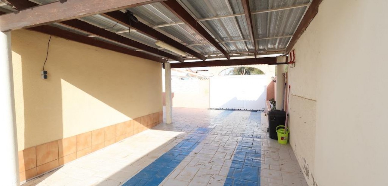 Sale - Villa -
Torrevieja - La Siesta - El Salado - Torreta