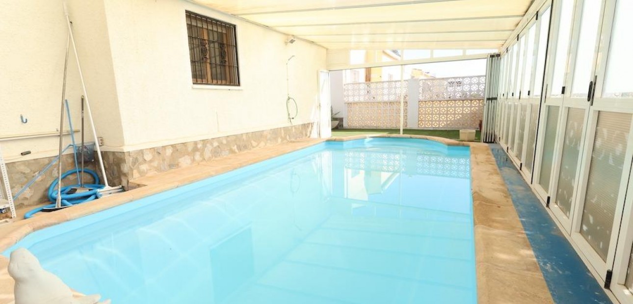 Sale - Villa -
Torrevieja - La Siesta - El Salado - Torreta