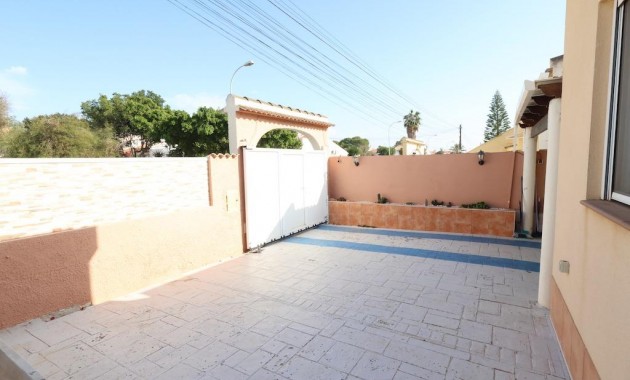 Sale - Villa -
Torrevieja - La Siesta - El Salado - Torreta