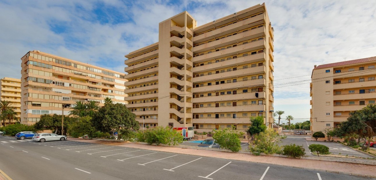 Sale - Apartment / flat -
Torrevieja - Cabo cervera