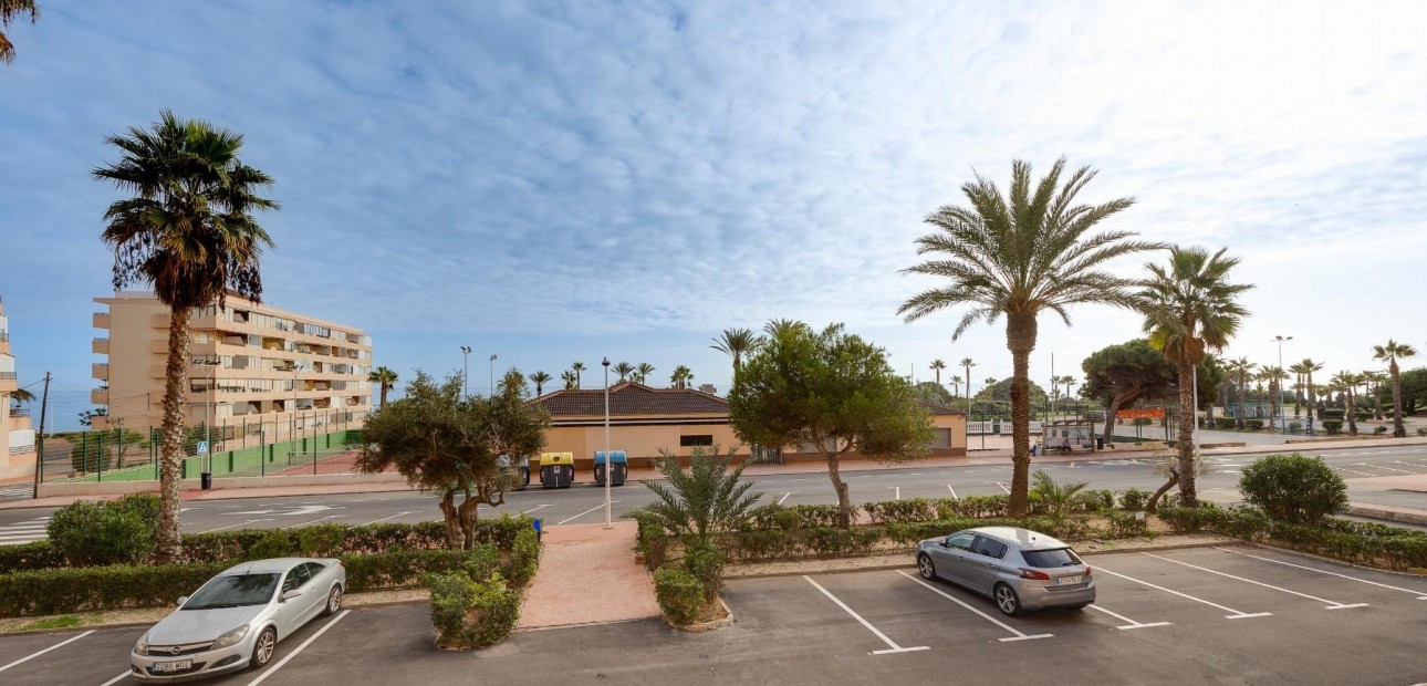 Sale - Apartment / flat -
Torrevieja - Cabo cervera