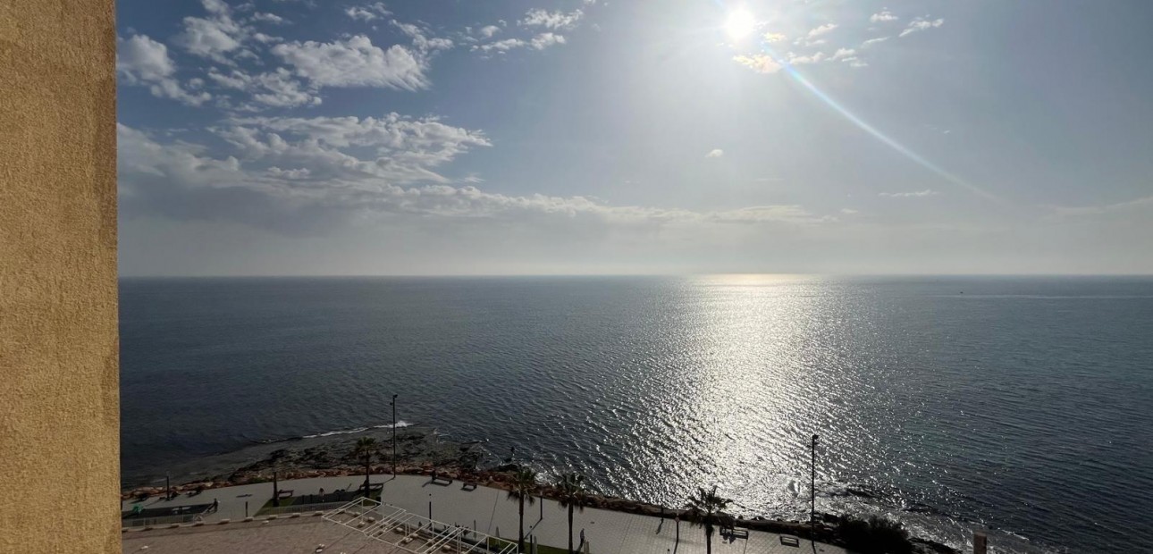 Sale - Apartment / flat -
Torrevieja - Playa del cura