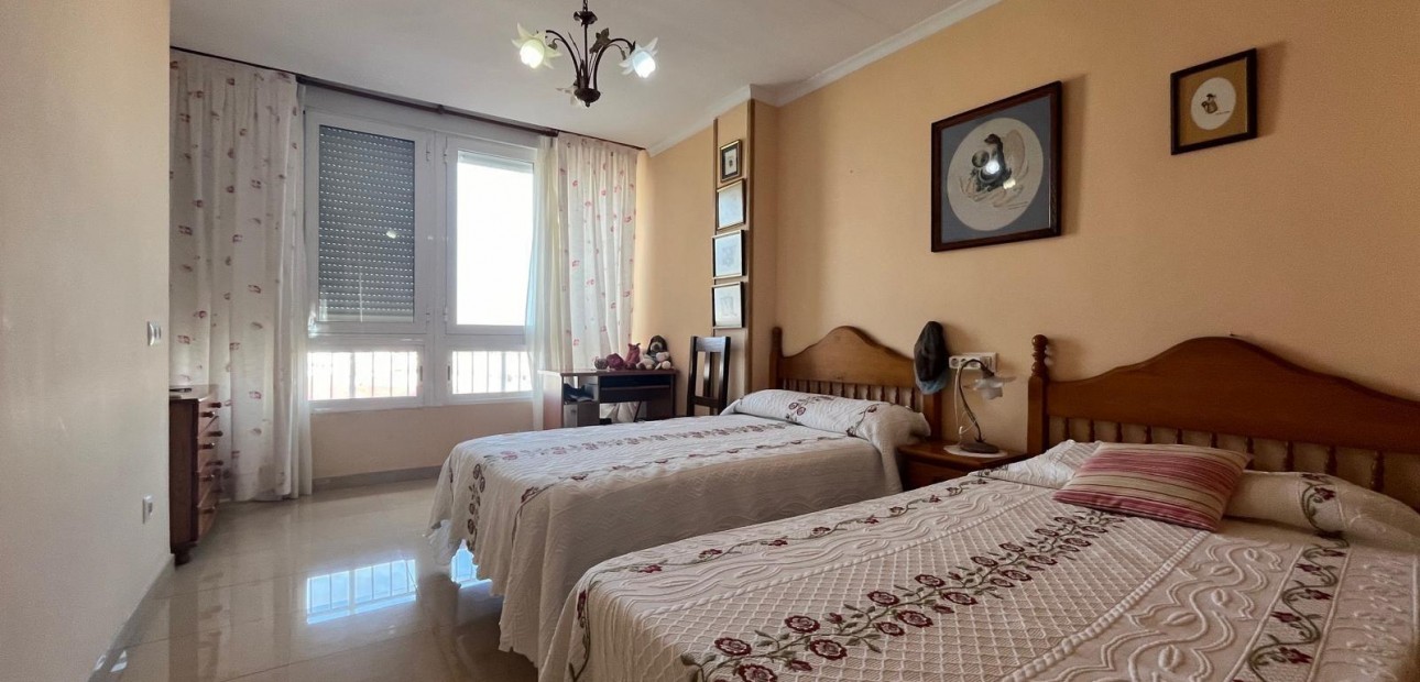 Sale - Apartment / flat -
Torrevieja - Playa del cura