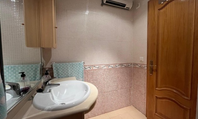 Sale - Apartment / flat -
Torrevieja - Playa del cura