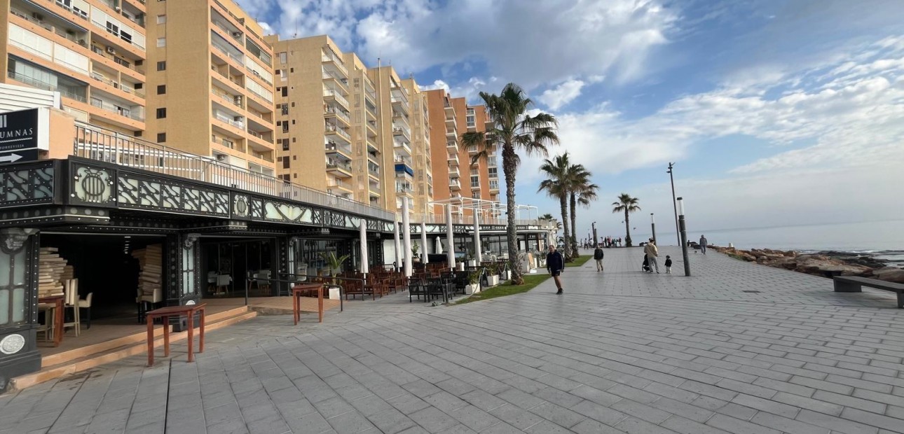 Venta - Apartamento / piso -
Torrevieja - Playa del cura