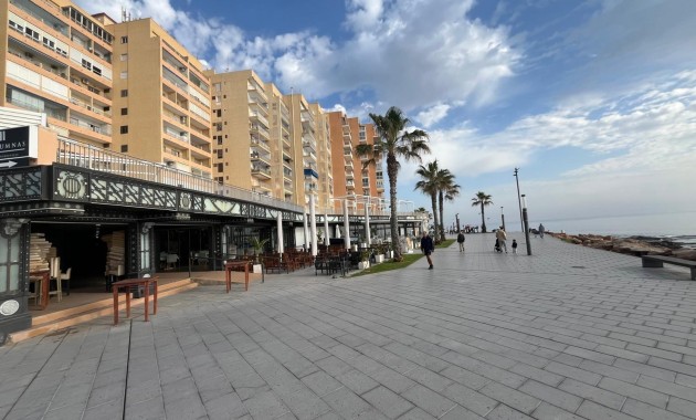 Venta - Apartamento / piso -
Torrevieja - Playa del cura