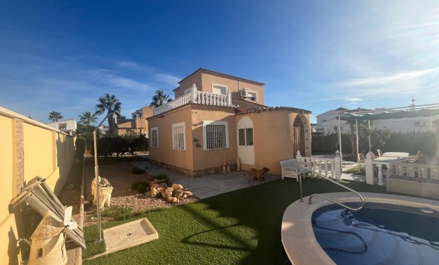 Sale - Villa -
Torrevieja - San luis