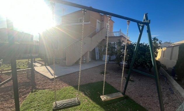 Sale - Villa -
Torrevieja - San luis