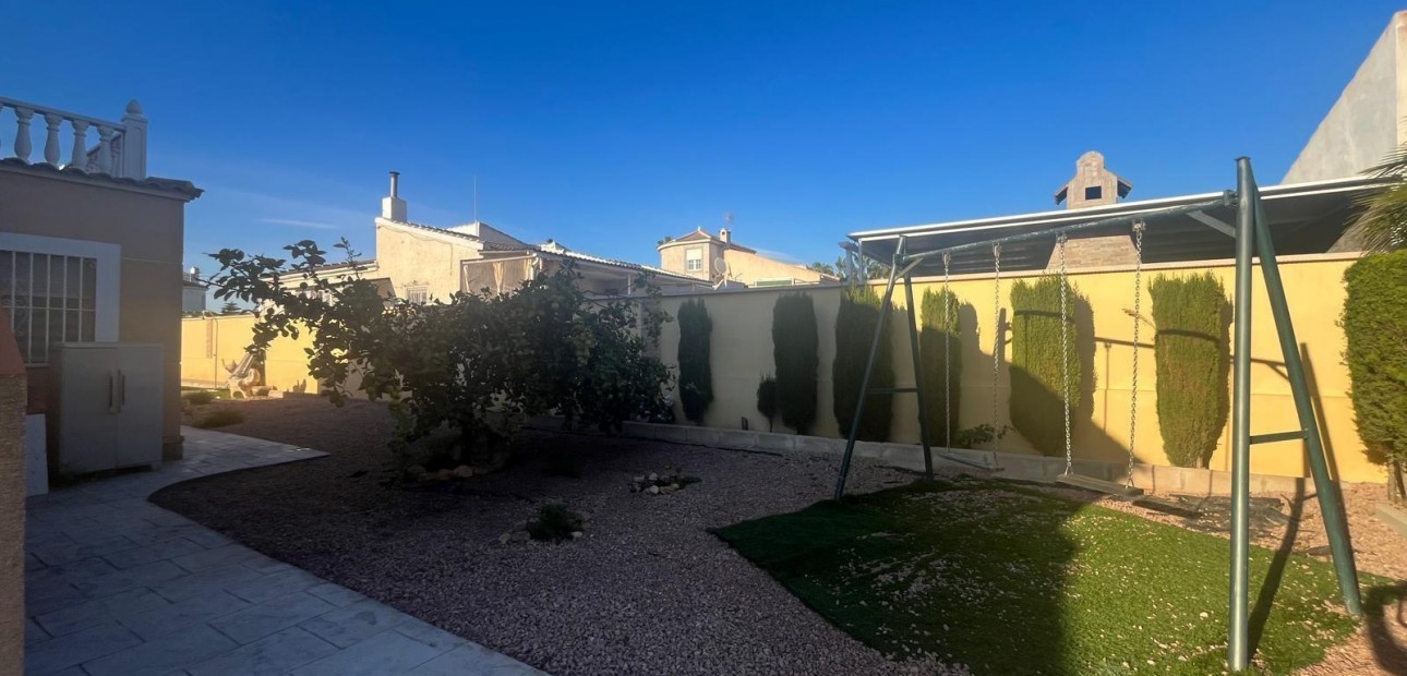 Sale - Villa -
Torrevieja - San luis