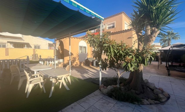 Sale - Villa -
Torrevieja - San luis